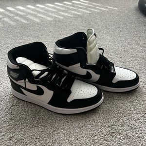 Men’s Black and White Jordan’s - Great Condition